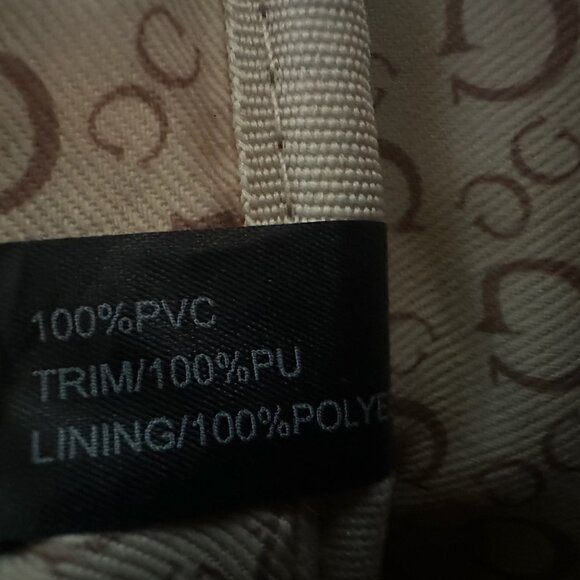 mini GUESS backpack with a floral pattern - Picture 11 of 13